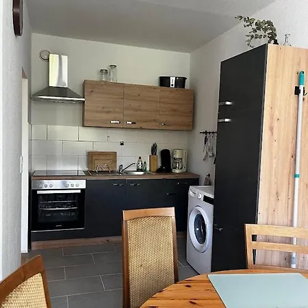 Fuer 3 Bis 5 Gastarbeiter, Monteure, Durchreisende *